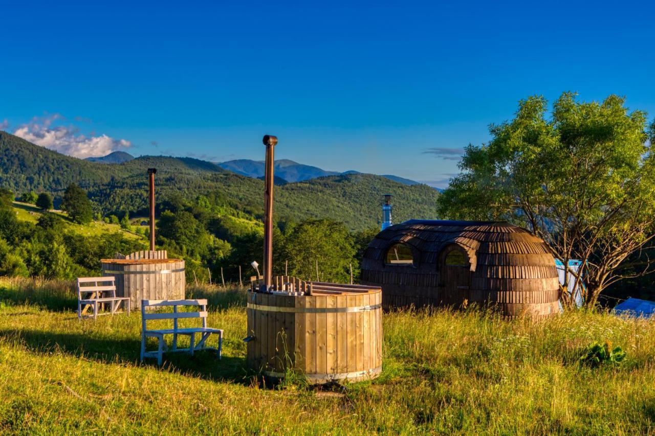 Ursa Mica Glamping Resort 4*
