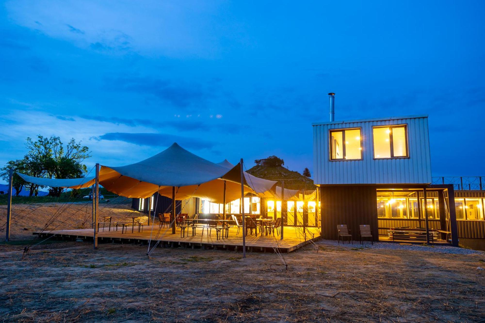 Ursa Mica Glamping Resort 4*