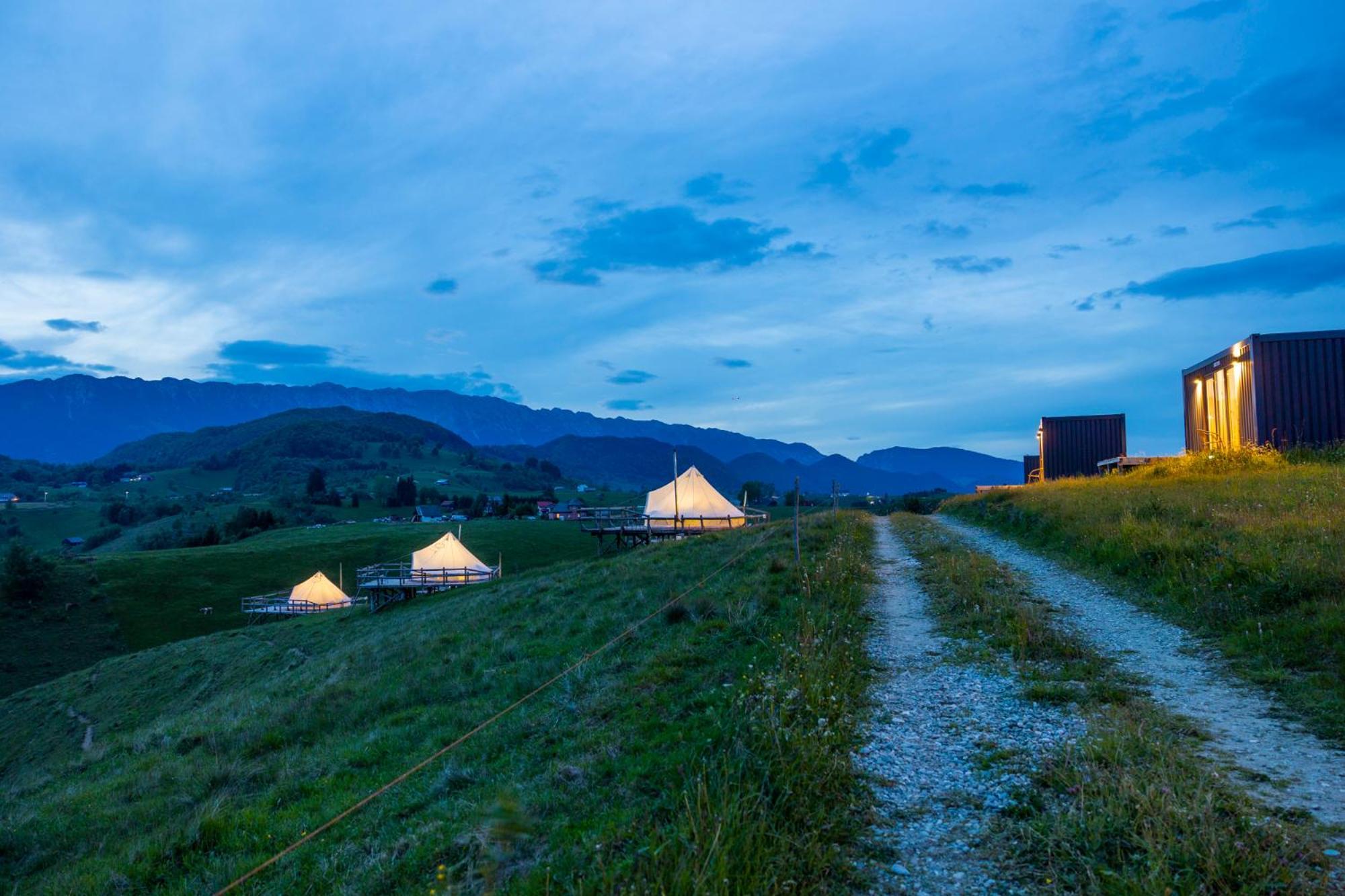 Ursa Mica Glamping Resort