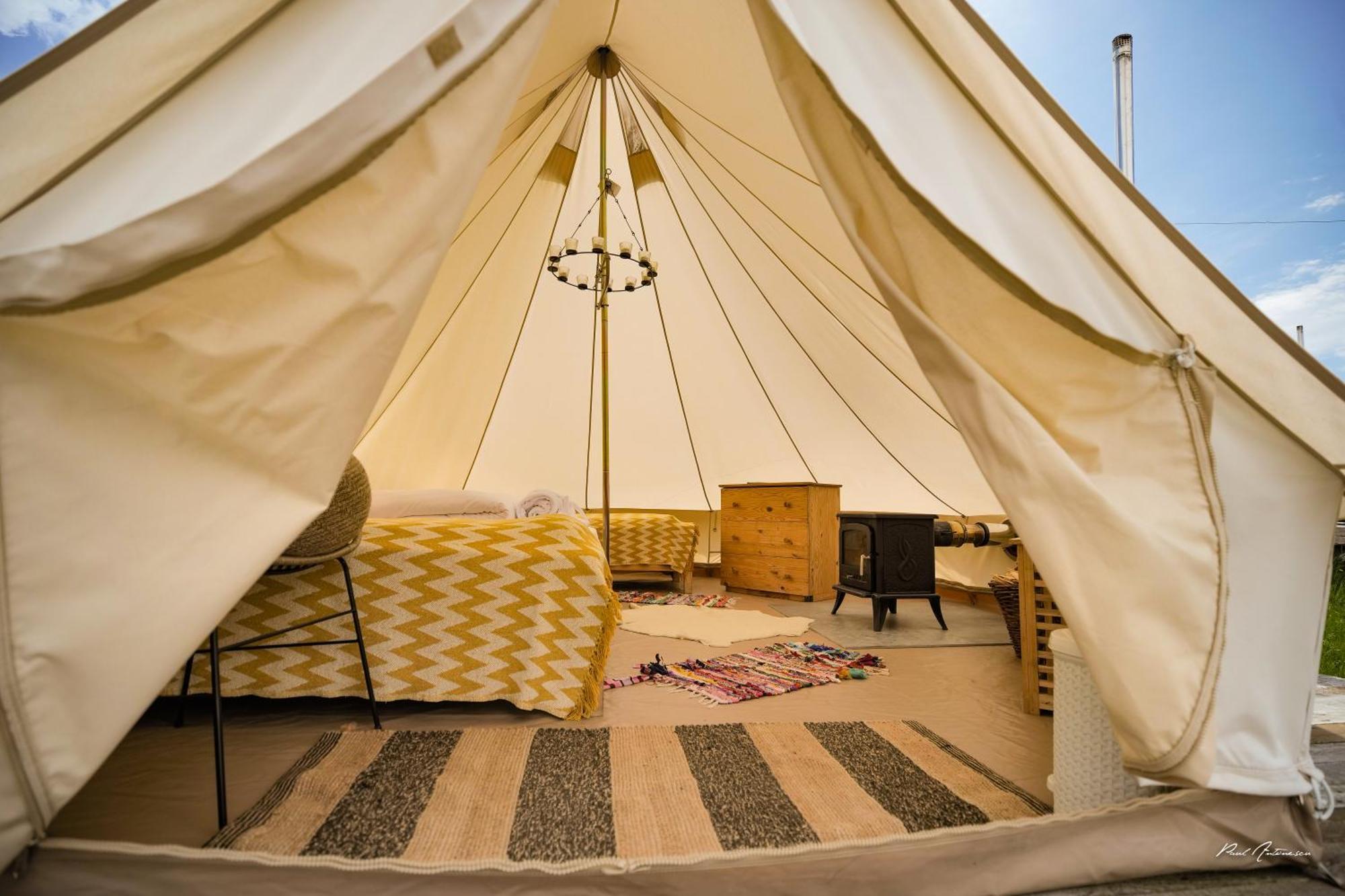 Ursa Mica Glamping Resort 4*